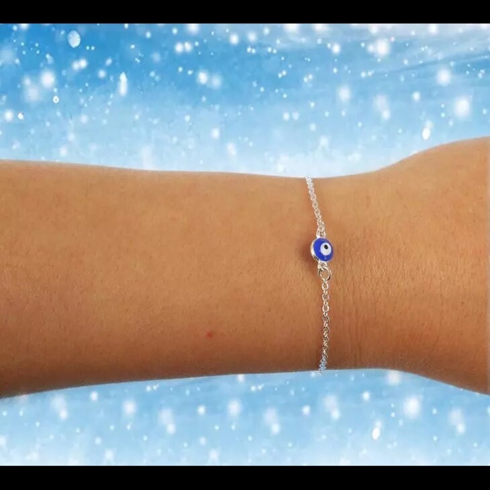 Silver Blue Evil Eye Simplistic Bracelet - Picture 1 of 1